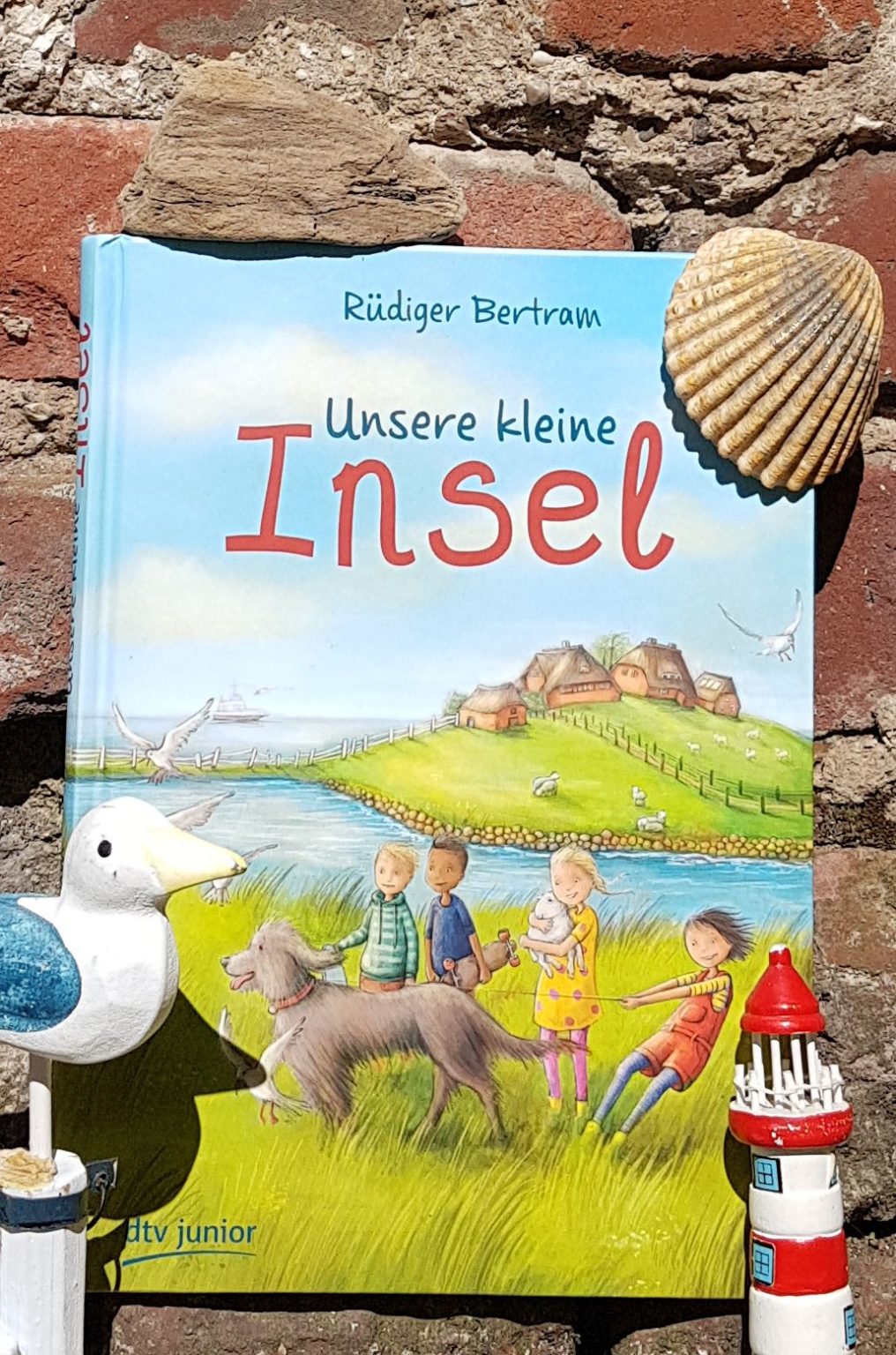 Rüdiger Bertram: "Unsere kleine Insel" - Rezension auf SimoneD