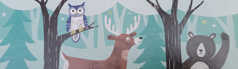 Ausschnitt der Rückseite des Pappbilderbuches „Mein Spielspaß-Buch: Die Tiere feiern Geburtstag im Wald“ von Elena Bruns und Angela Keoghan