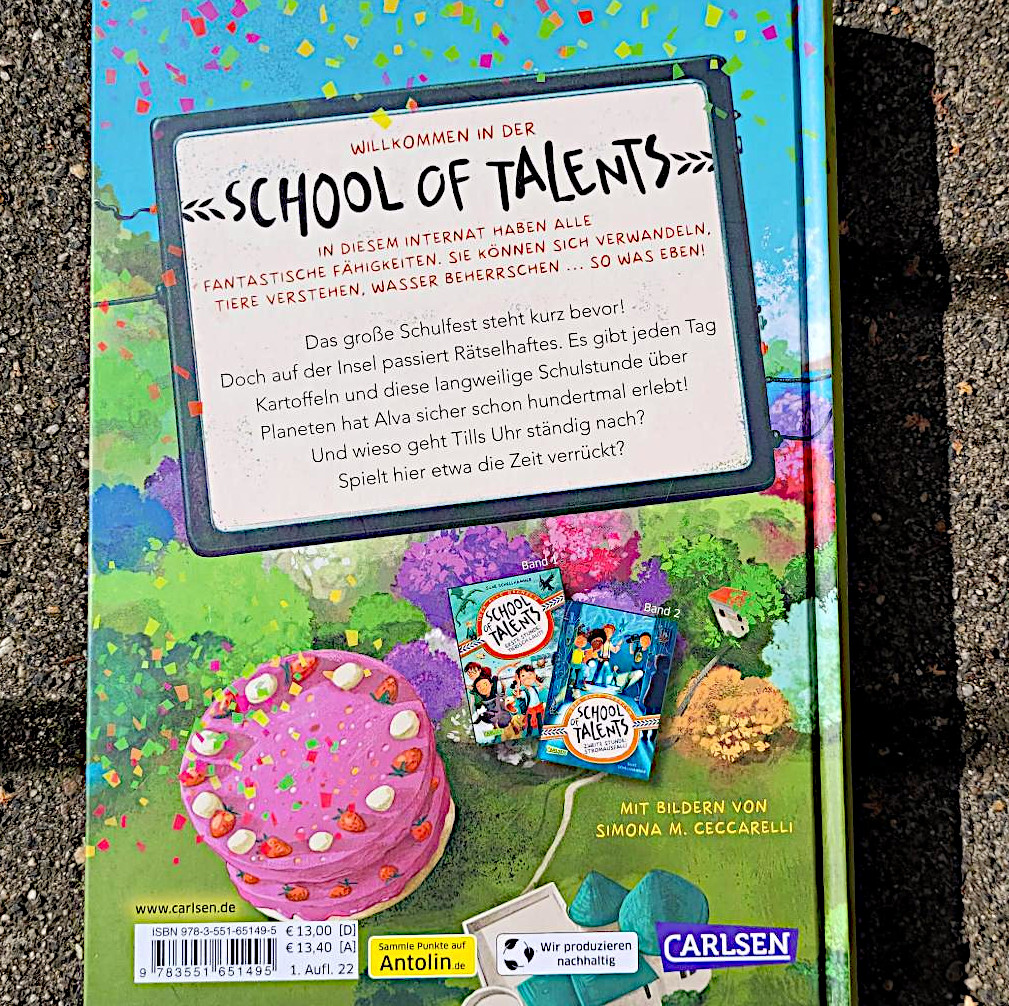 De Rückseite des Kinderbuches „School of Talents 4: Vierte Stunde – Schulfest im Schneckentempo!“ von Silke Schellhammer