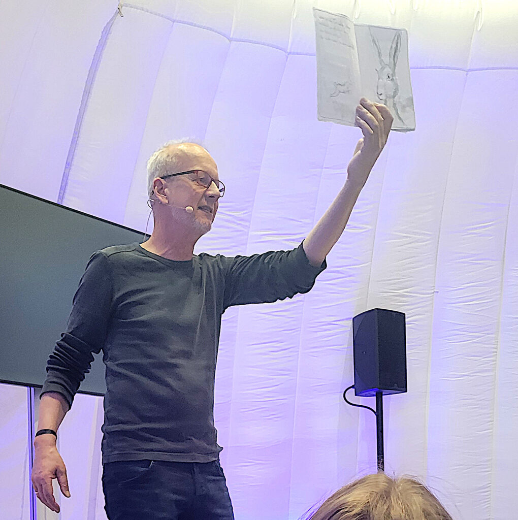 Stefan Karch präsentiert „Vincent und ich“ bei einer Lesung auf der Leipziger Buchmesse 2023